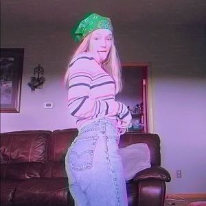 Meet your Posher, Hailey